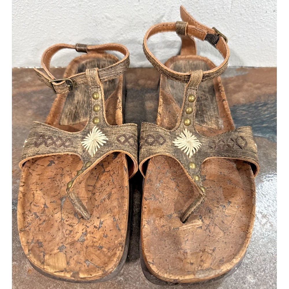 NWOB Earth Couture Portofino Womens 7B Brown Cork Embroidered Sandals